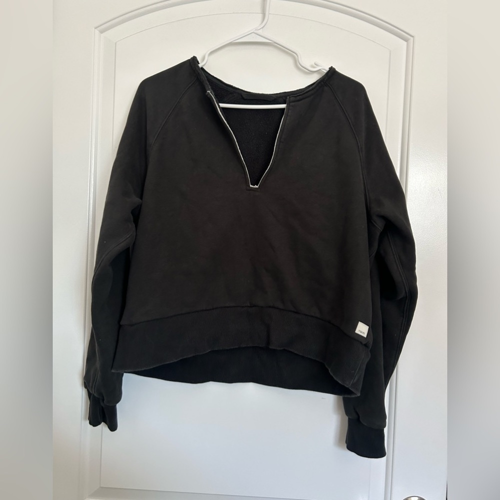 Vuori Women's Black V-Notch Pullover Sweatshirt Size Large Athleisure Cozy Chic - Picture 2 of 8